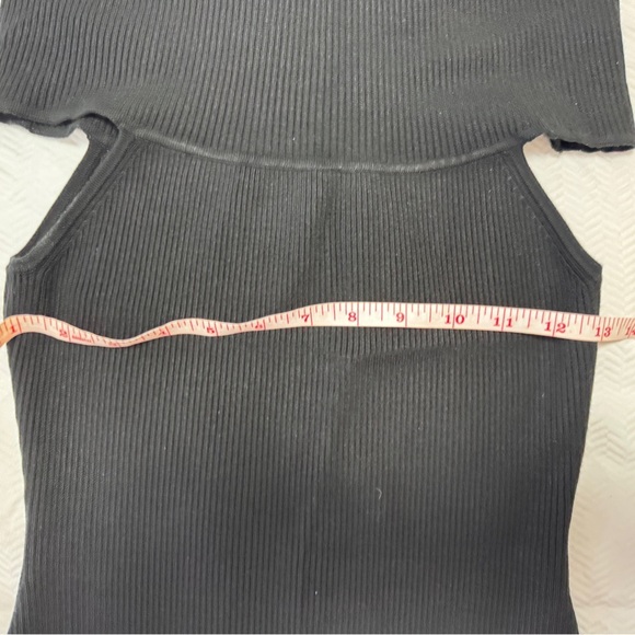 OLIVACEOUS Ribbed Black Offshoulder Dress in Medium - Picture 8 of 9